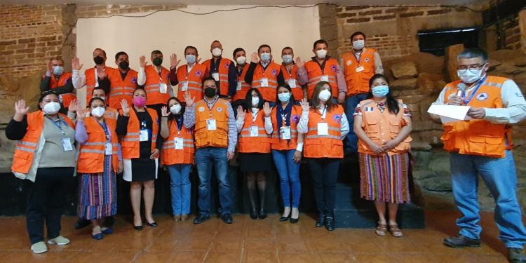 Integrantes de la Codred de Huehuetenango reciben acreditaciones