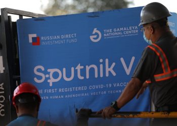 Guatemala recibe más de un millón de dosis de vacuna Sputnik V