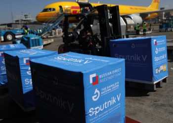 Guatemala recibe 123 mil 900 dosis de la vacuna Sputnik V