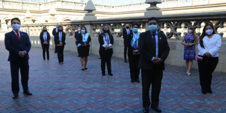 Gradúan segunda promoción del proyecto Centros Recreativos Pirámide