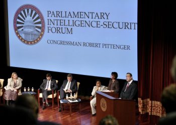 Presidente destaca avances en el combate al narcotráfico y lucha contra la corrupción