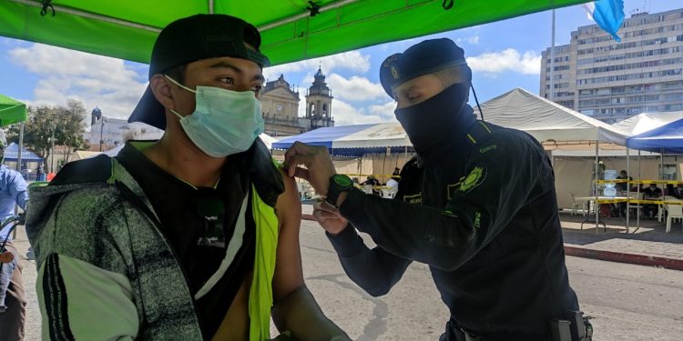 PNC ha inmunizado contra COVID-19 a unas 199 mil 880 personas