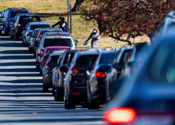 CDC: Ómicron ya es la variante que más contagia en Estados Unidos