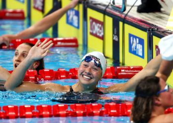 Nadadora de Hong Kong Haughey fija récord del mundo en los 200 libre