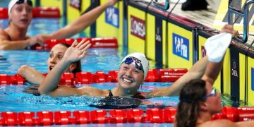 Nadadora de Hong Kong Haughey fija récord del mundo en los 200 libre