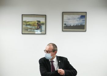 La OMS llama a la precaución en las fiestas navideñas e insta a la vacunación