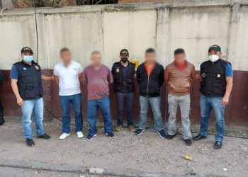 PNC detiene a guardias penitenciarios por posible vinculación en evasión de extraditable