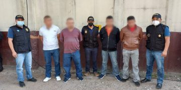 PNC detiene a guardias penitenciarios por posible vinculación en evasión de extraditable