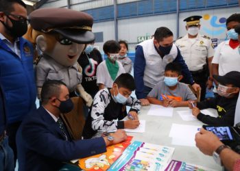 Mingob inaugura la Feria Navideña de Prevención del Consumo de Drogas