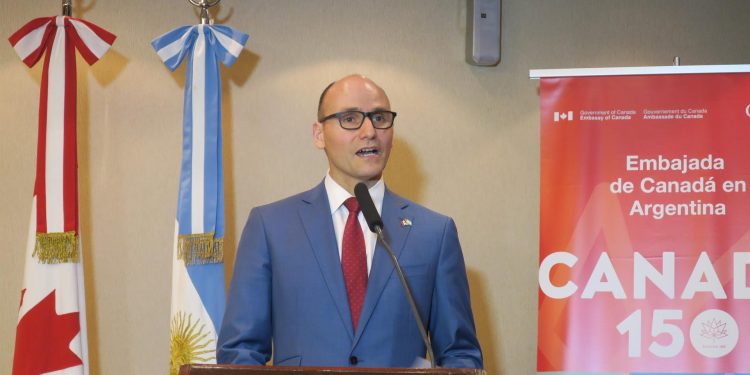 Canadá recomienda a sus ciudadanos no viajar al extranjero por ómicron