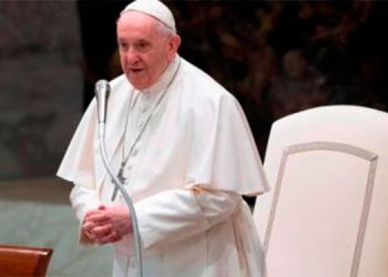 Papa pide no dejar solos a los abuelos, con la atención que requiere la pandemia