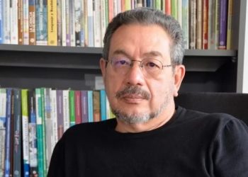 MCD reconoce la trayectoria y aportes literarios de Rafael Cuevas Molina