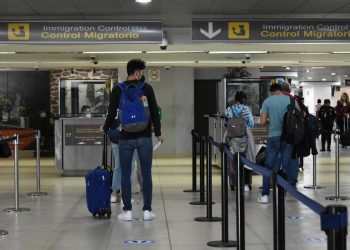 Visitantes a Guatemala deberán presentar prueba negativa de COVID-19 y carné de vacunación