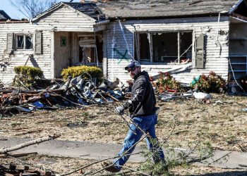 Biden viajará a Kentucky para inspeccionar daños tras los mortales tornados