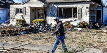 Biden viajará a Kentucky para inspeccionar daños tras los mortales tornados