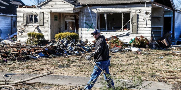 Biden viajará a Kentucky para inspeccionar daños tras los mortales tornados