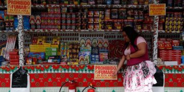 Supervisan ventas de juegos pirotécnicos en Puerto Barrios