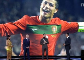 Cristiano Ronaldo recibe premio especial por récord de goles con selecciones