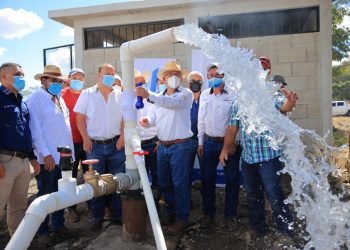 Más de 2 mil agricultores de Agua Blanca fortalecen sus capacidades productivas con sistema de riego