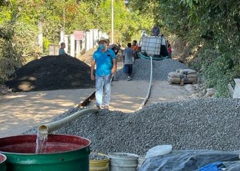 Mejoramiento de camino rural en Guazacapán reforzará el desarrollo local