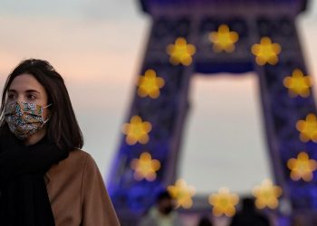 Francia reduce el aislamiento de vacunados con COVID-19 a siete días