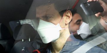 Novak Djokovic llega a Belgrado tras ser expulsado de Australia