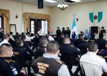 Autoridades resaltaron la importancia de garantizar la seguridad a los pobladores de Alta Verapaz. Foto Luís López