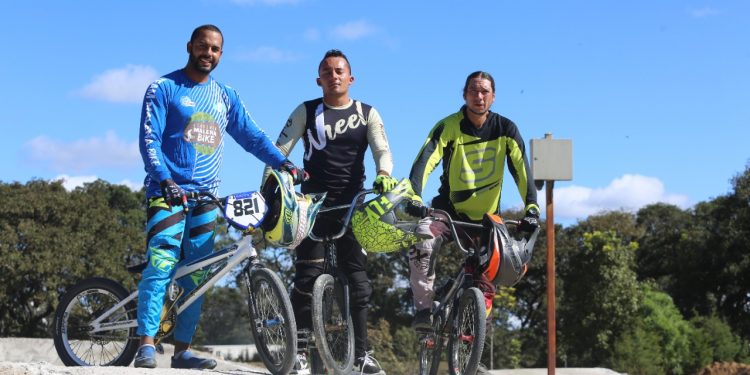Inauguran pista provisional de bicicrós