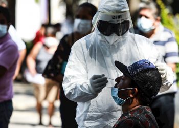 EMA no considera aún el Covid “endémico” y pide tomar en serio a ómicron