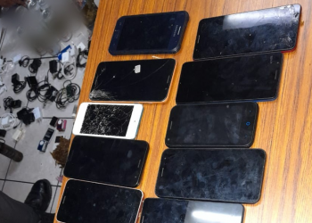 Celulares incautados durante las requisas efectuadas por las fuerzas de seguridad.