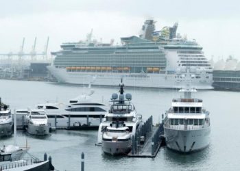 Royal Caribbean cancela cuatro cruceros debido a repunte de la pandemia