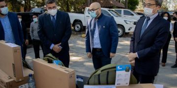 Donan equipo de cómputo para jóvenes en riesgo de migración irregular