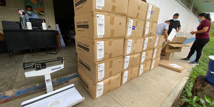 Parte del equipo que el Proyecto Crecer Sano entregó a 9 áreas de Salud de 7 departamentos.