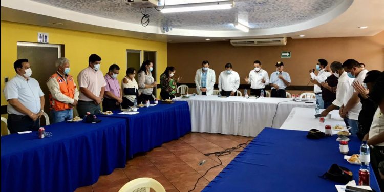 Oran por la salud de los escuintlecos