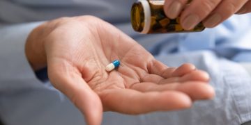 EMA estudia la licencia europea de la píldora contra COVID-19 de Pfizer