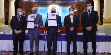 Firma de contrato entre Ministerio de Economía y la Unión Europea para apoyo de becas para guatemaltecos