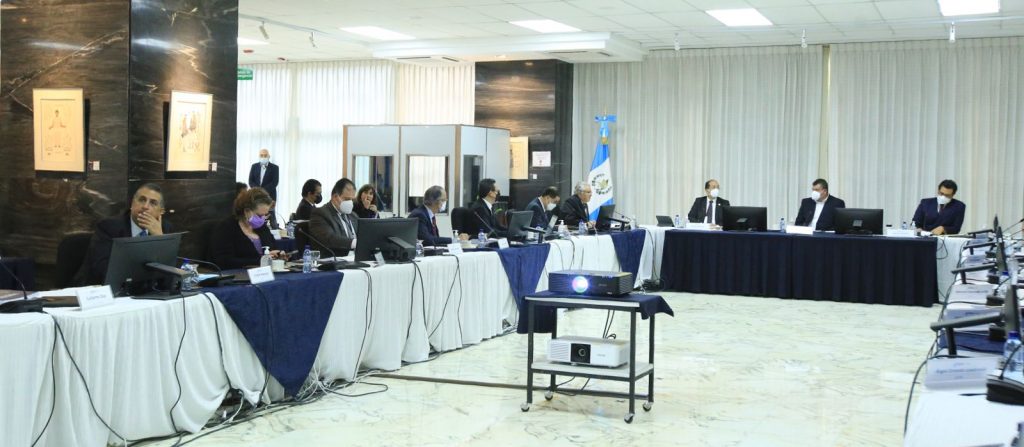 Funcionarios presentes en la primera reunión ordinaria del Gabinete de Desarrollo Económico