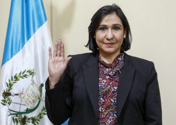 Juramentan a Karin de León como nueva coordinadora de Pronacom