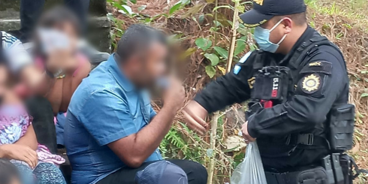 La PNC brindó asistencia a los extranjeros que ingresaron al país de forma ilegal, por lo que fueron remitidos a Migración.