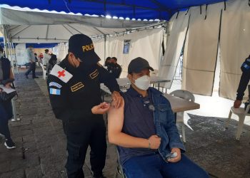 La PNC continúa apoyando en el Plan Nacional de Vacunación contra el COVID-19