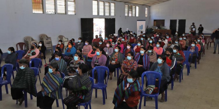 Capacitan a más de 200 lideresas para generar una cultura de paz en Sololá