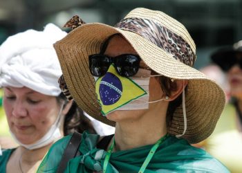 Brasil espera aumento de casos similar al de España, Reino Unido y Francia