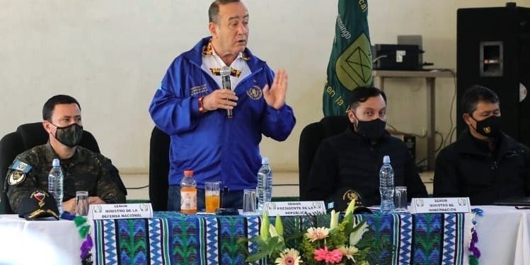 El presidente Alejandro Giammattei ha participando en las últimas dos mesas de diálogo por el conflicto entre Santa Catarina Ixtahuacán y Nahualá, Sololá.