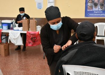 Personal de Salud mantiene la atención incansable en las jornadas de intensificación de vacunación contra el COVID-19.