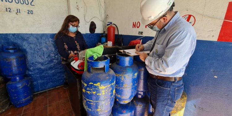 Continúa supervisión de comercios para prevenir alza en precios de productos