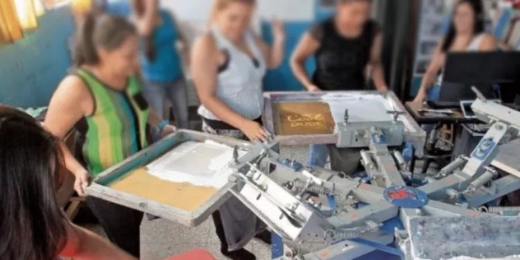 Privados de libertad aprenden oficios en distintos talleres