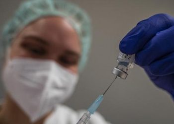 Estudio: tercera dosis de refuerzo de Pfizer protege contra variante ómicron