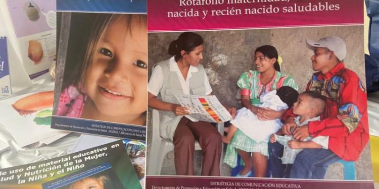 El material educativo promueve la nutrición adecuada para evitar riesgos de salud.