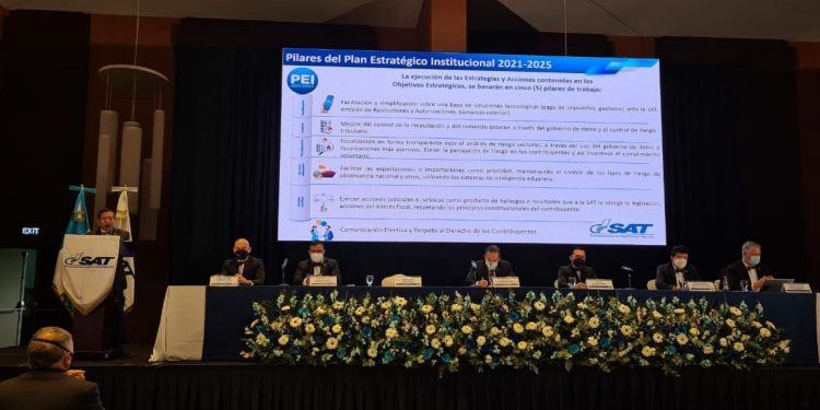 SAT: Recaudación tributaria de 2021 fue superada en un 22.3 %