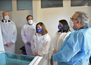 Guatemala agradece secuenciador donado por Estados Unidos